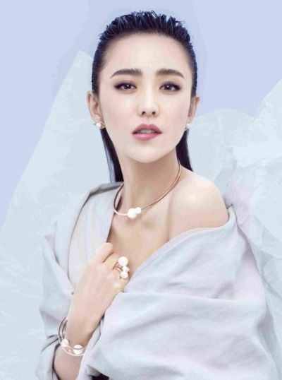 董璇再婚，佟丽娅重燃爱情信仰